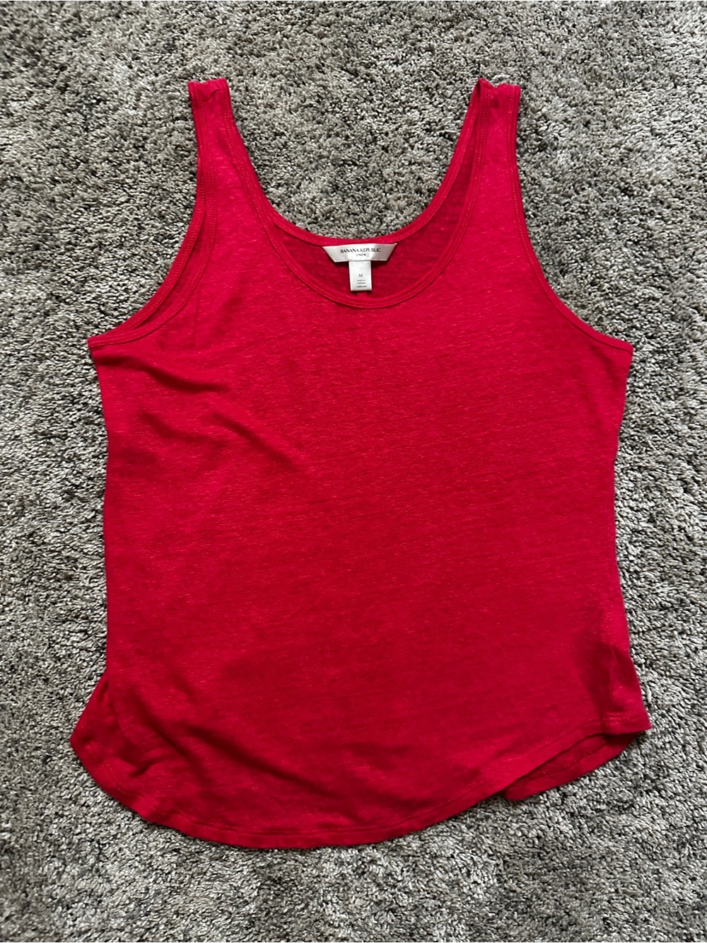 #153 banana, republic size medium Red Scoop Neck Tank Top